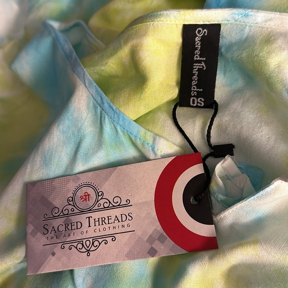 NWT.  Tye-Dye Onesize   Sacred Threads Blouse.   S/M in size. BL/RD14. - Picture 3 of 3
